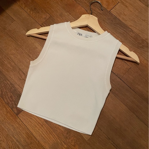 Zara White Crewneck Knit Crop Top Size Small - Picture 1 of 14